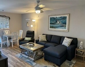 Smart TV, fireplace, DVD player, books - Family friendly unit.  Short walk or shuttle to the beach! (Hilton Head Island)