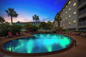 Indoor pool, outdoor pool - Family friendly unit.  Short walk or shuttle to the beach! (Hilton Head Island)