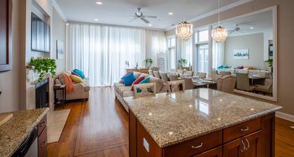 NEW LUXURY PENTHOUSE CONDO