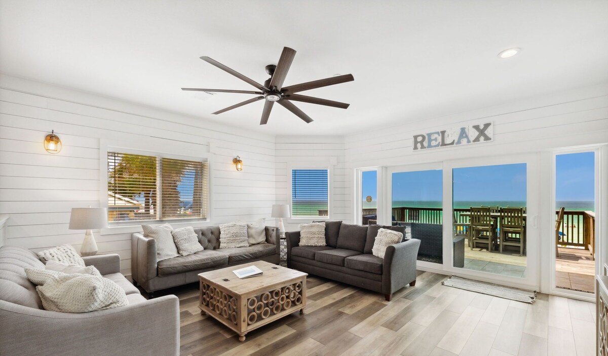 Photo 3 of 🏖️🐚 Silver Beach Retreat | Beachfront | Free VIP Package & Beach Chair Service!
