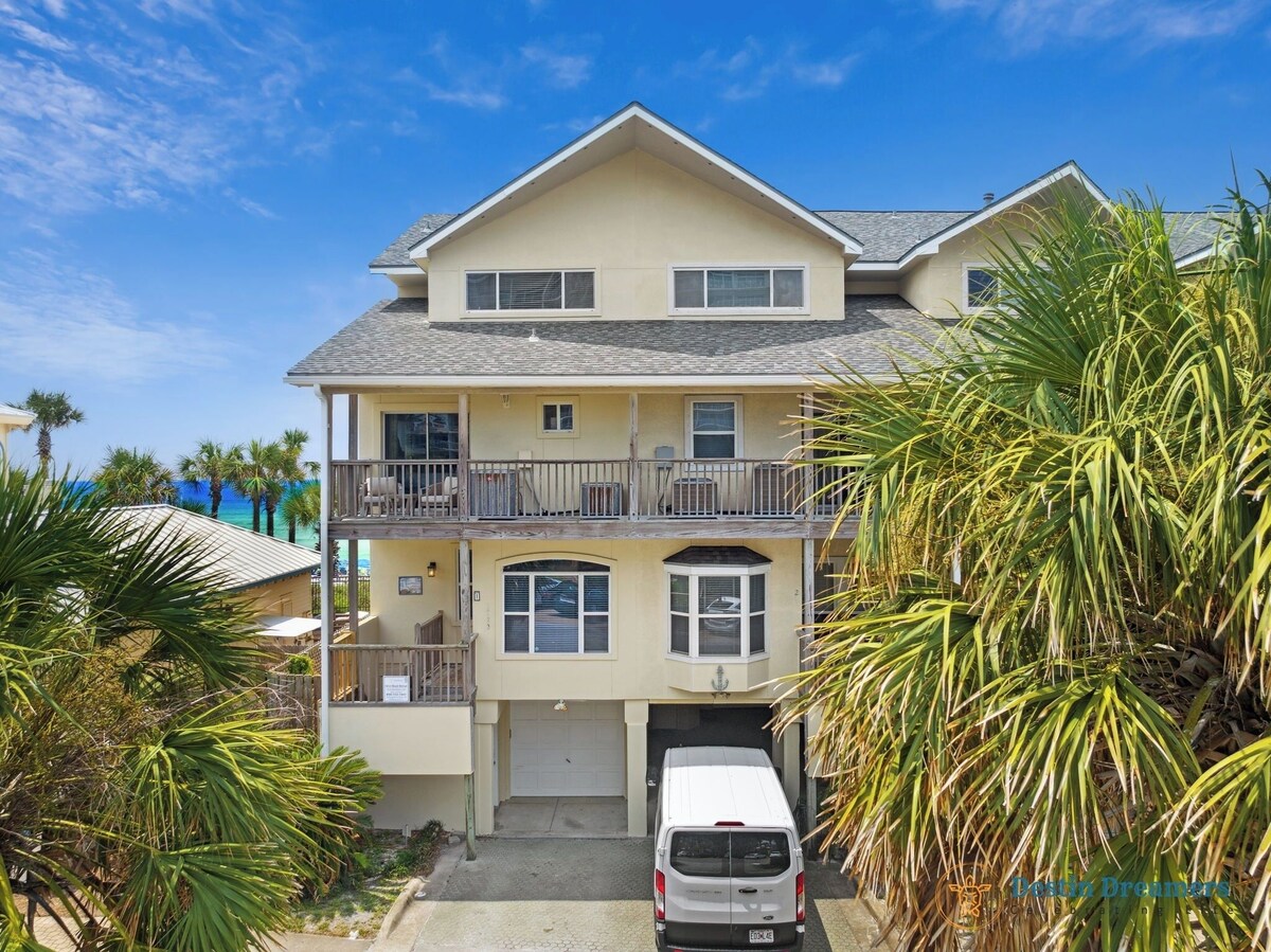 Photo 9 of 🏖️🐚 Silver Beach Retreat | Beachfront | Free VIP Package & Beach Chair Service!