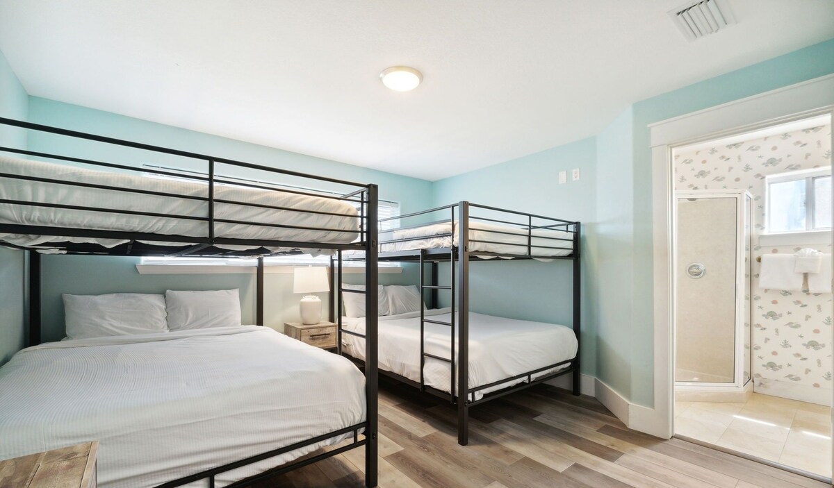 Photo 29 of 🏖️🐚 Silver Beach Retreat | Beachfront | Free VIP Package & Beach Chair Service!