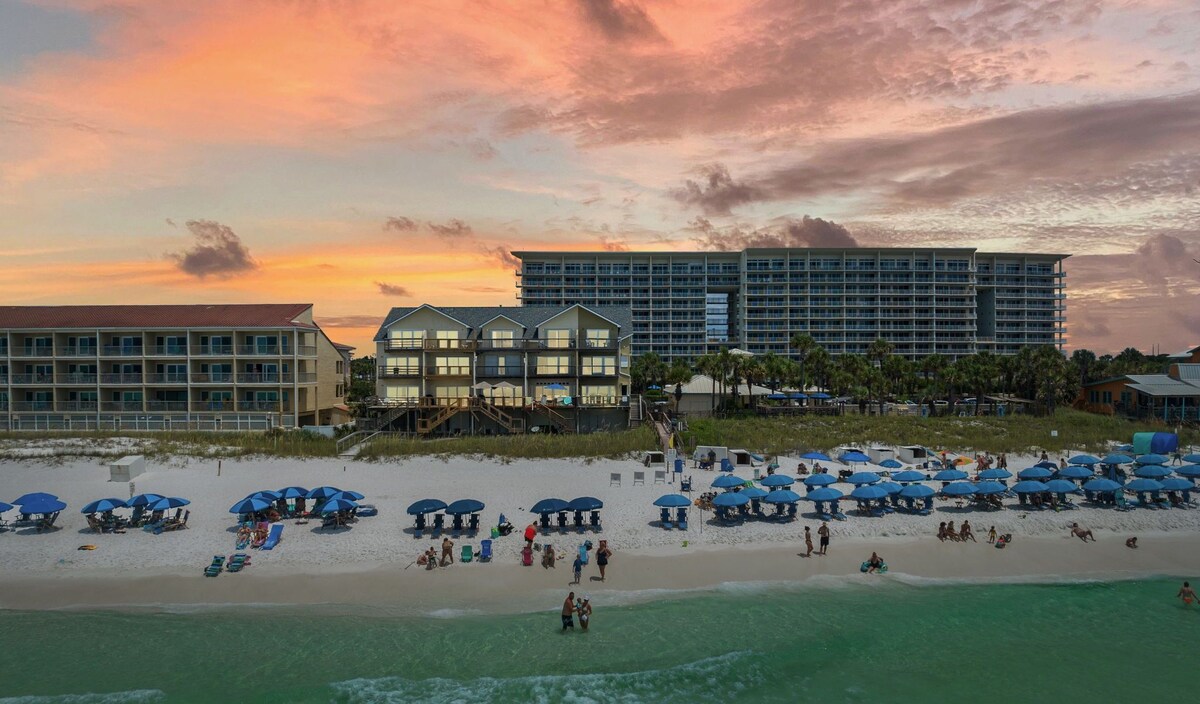 Photo 40 of 🏖️🐚 Silver Beach Retreat | Beachfront | Free VIP Package & Beach Chair Service!