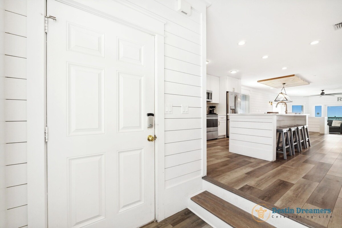 Photo 10 of 🏖️🐚 Silver Beach Retreat | Beachfront | Free VIP Package & Beach Chair Service!