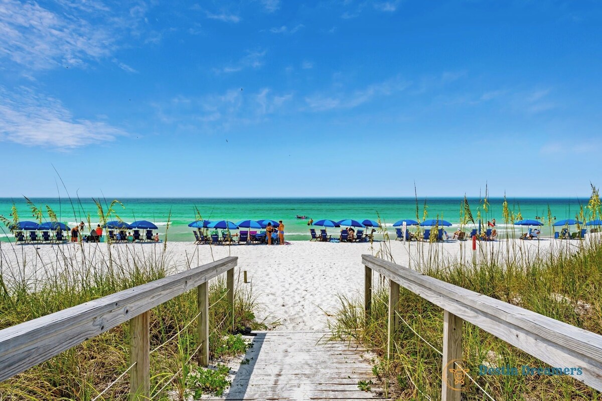 Photo 2 of 🏖️🐚 Silver Beach Retreat | Beachfront | Free VIP Package & Beach Chair Service!