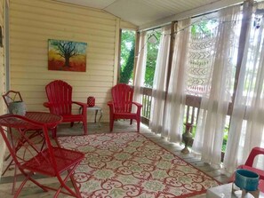 Property grounds - Cozy Cottage just a few minutes from New River Gorge National Park & Preserve (Fayetteville)