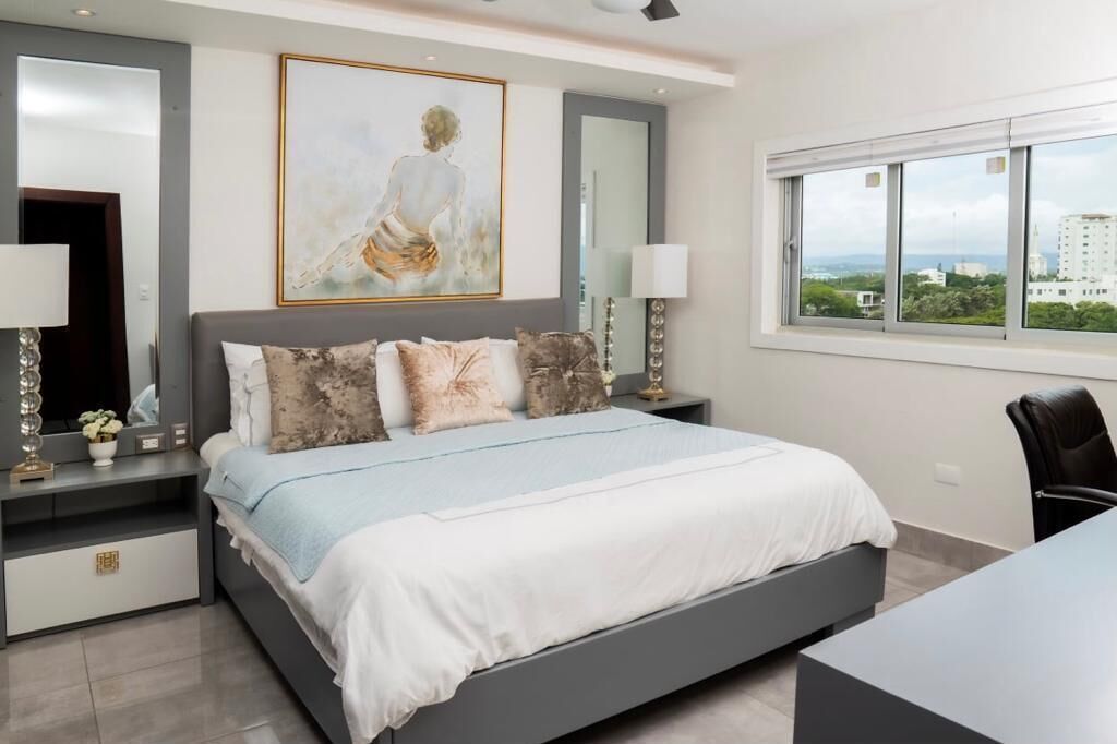 2 bedrooms, iron/ironing board, WiFi