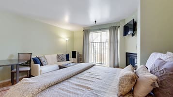 WiFi, bed sheets