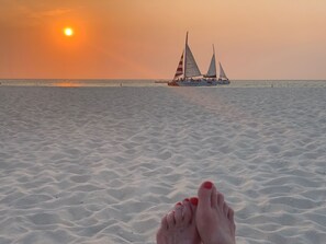 On the beach - ON EAGLE BEACH  Best Beach Resort in Aruba (Oranjestad)