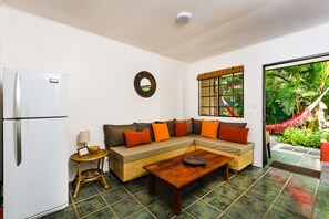 TV - Casa Camaleon 3 🏄 2 bed beach cabina (Playa Grande)