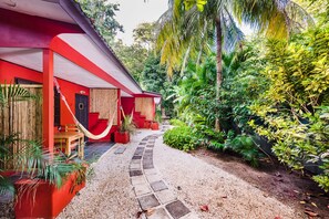 Terrace/patio - Casa Camaleon 3 🏄 2 bed beach cabina (Playa Grande)