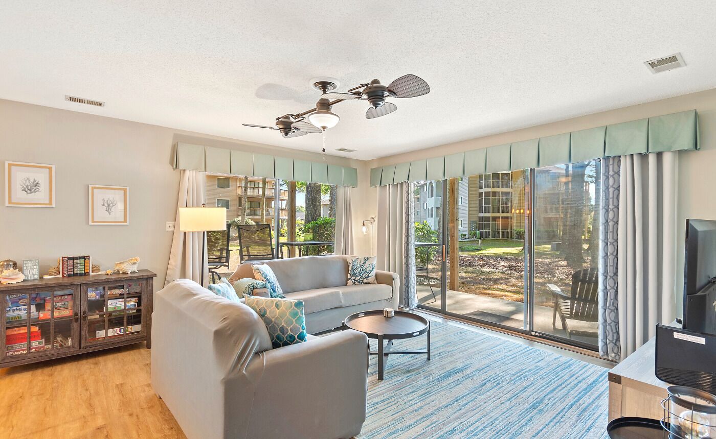 1A - Pet-Friendly Ground Level 2 bedroom/2 bath condo on Oyster Bay Golf Links