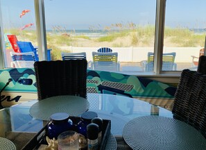 Dining - Oceanfront Sea Of Tranquility  (New Smyrna Beach)