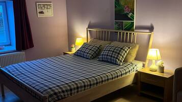 5 bedrooms, iron/ironing board, free WiFi