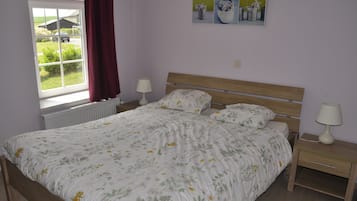 5 bedrooms, iron/ironing board, free WiFi