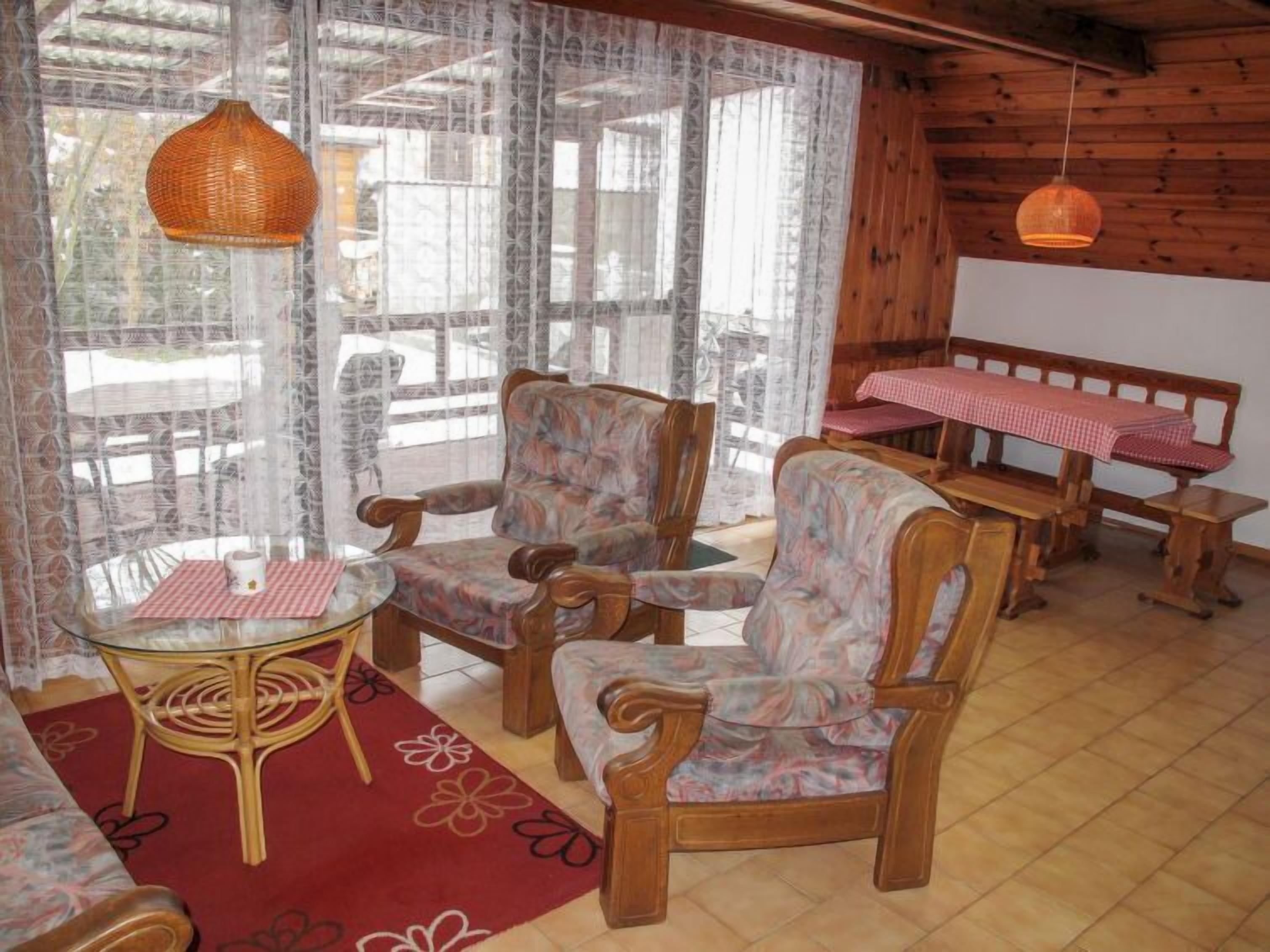 Televisión y chimenea 