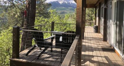 Cannon Creek Cabin - private, amazing views, with a Hot Tub and Outdoor Sauna