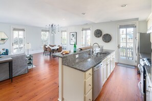 Fridge, microwave, coffee/tea maker, toaster - Park-View Light-Filled Condo + Elevator + Parking (Charleston)