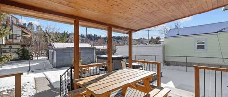 تناول الطعام بالخارج