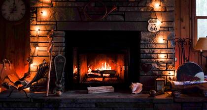 The Fern Hill Lodge: Cozy and Serene Getaway on 20 Private Acres