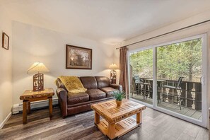 TV, peis og kontorer