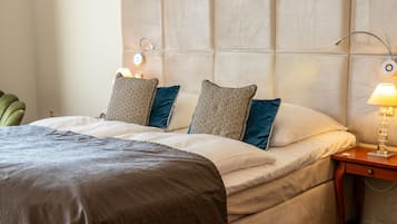 1 Schlafzimmer, Zimmersafe, Schreibtisch, Reisekinderbett