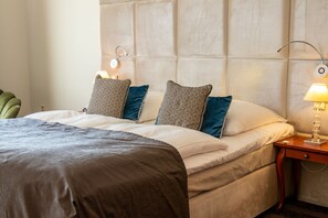 1 bedroom, in-room safe, desk, travel cot - Hotel rooms - Van der Valk Resort Linstow Hotel (Dobbin-Linstow)