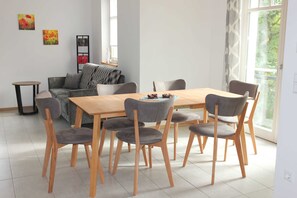Dining - Vacation apartment Seeblick - Villa Liselotte (Fürstenberg/Havel)