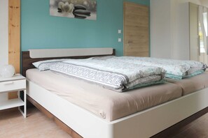 3 Schlafzimmer, Reisekinderbett, WLAN, Bettwäsche