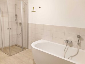 Unclassified image, 3 of 11, button