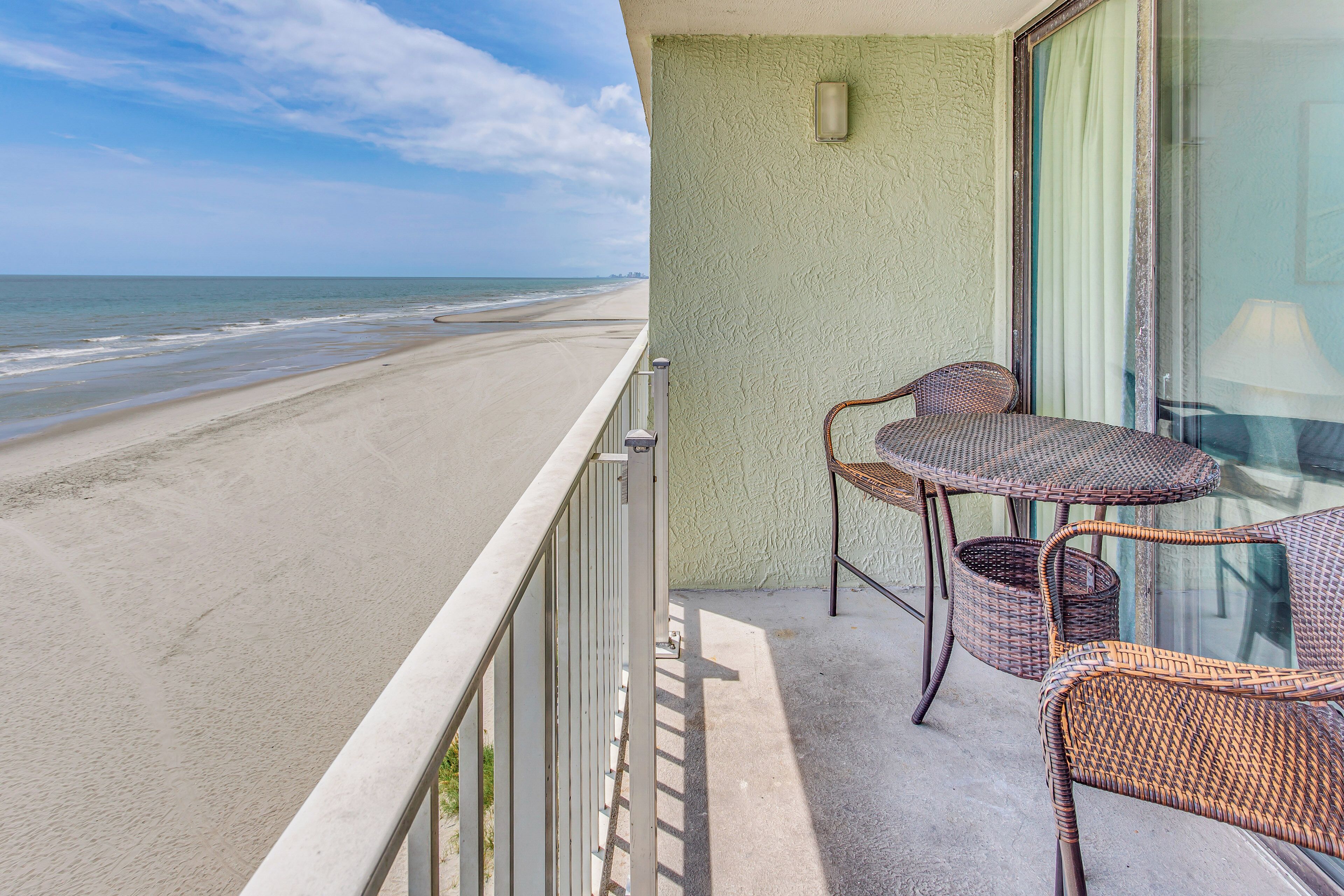 Myrtle Beach Oceanfront Condo with Resort Perks!