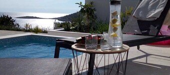 Seafront Villa Hrvatska with 6 bedrooms