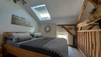 1 dormitorio, tabla de planchar con plancha, wifi gratis y ropa de cama