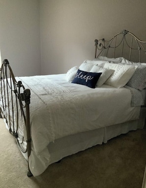 1 bedroom, bed sheets