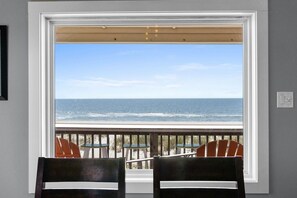 Interior - 1 Fine Day / 4525 W. Beach Drive - Coastal Vacation Resorts (Oak Island)