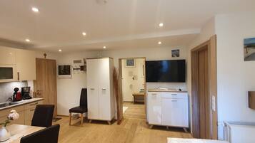 Kühlschrank, Ofen, Herdplatte, Geschirrspüler