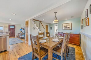 Unclassified image, 2 of 35, button