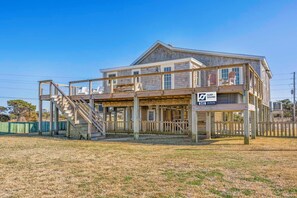 Unclassified image, 2 of 35, button