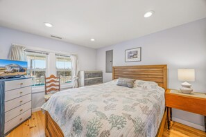 Unclassified image, 5 of 35, button