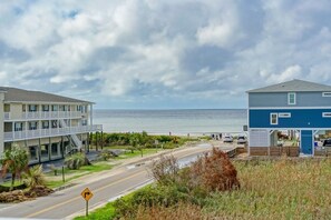 Unclassified image, 3 of 22, button