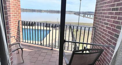 Clarion Pointe on the lake Clarksville-South Hill West