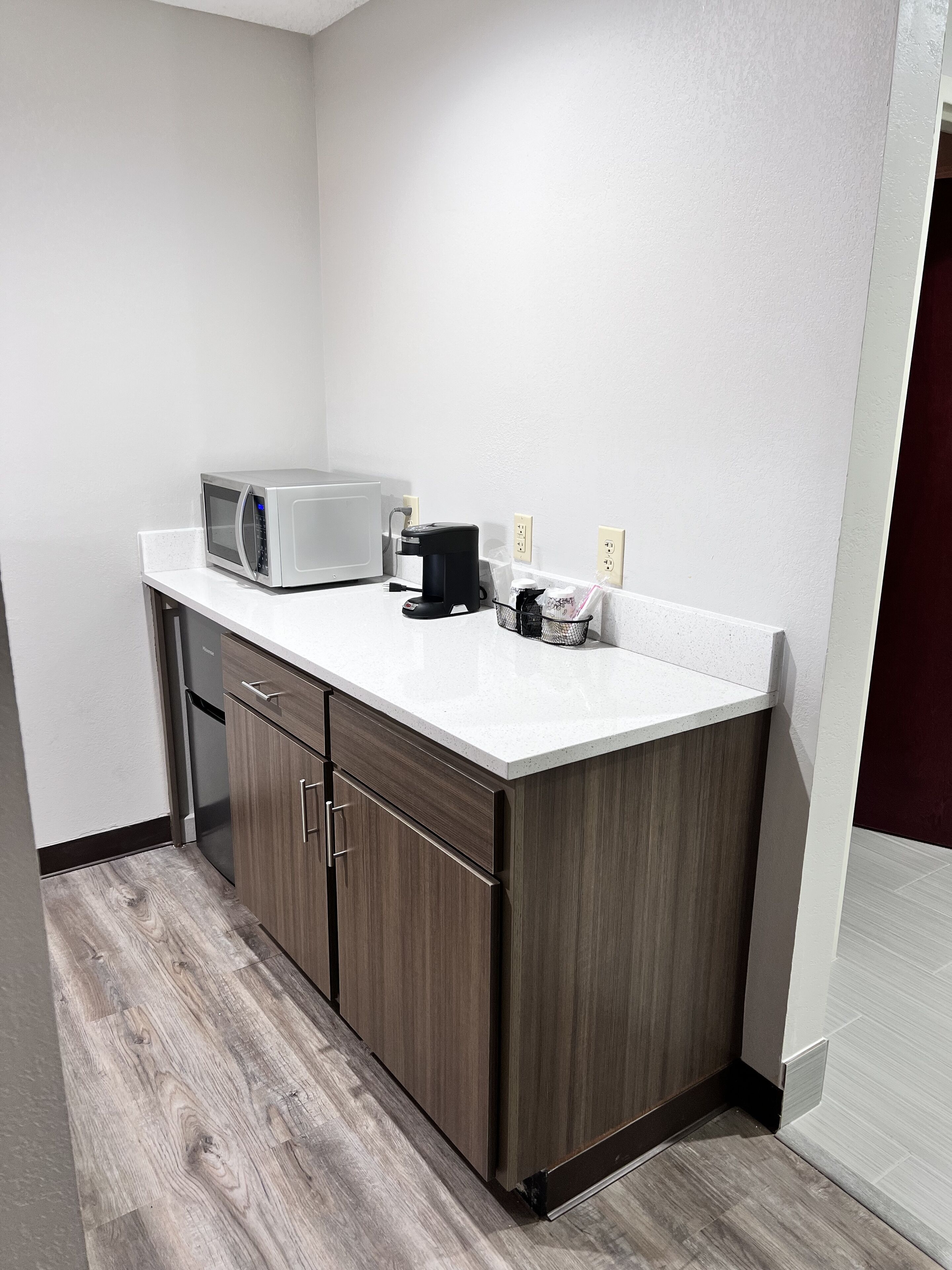 32-inch led tv with satellite channels, tv