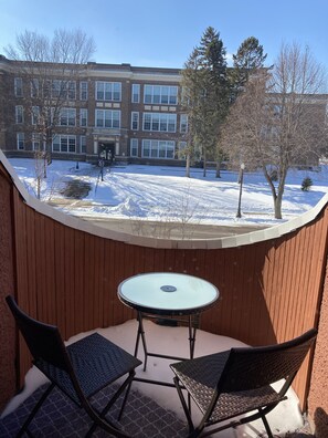 Outdoor dining - Holiday Haus in Historic New Ulm - sleeps 13
Plenty of space inside and out. (New Ulm)