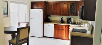 Cozy Cape Close to Everything: Family, hiking, shopping and restaurants! 