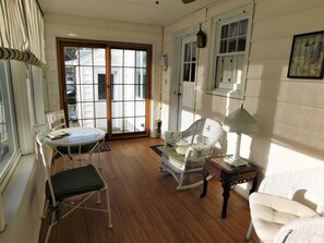 Interior - Cozy Cape Close to Everything: Family, hiking, shopping and restaurants! (Rensselaer)