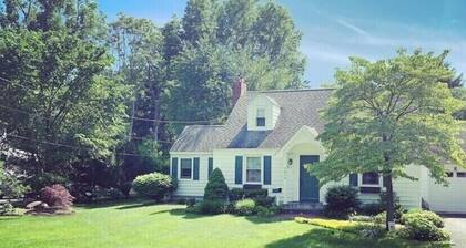 Cozy Cape Close to Everything: Family, hiking, shopping and restaurants!