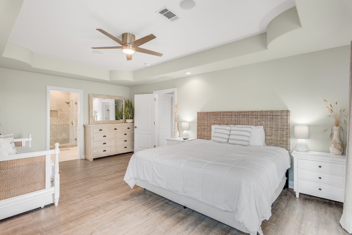 Photo 27 of Destiny West, Huge Pool/Spa, Game Room, Gulf Views, Theater, Golf Cart Rental