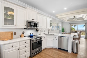 Fridge, microwave, oven, stovetop - Destiny West, Huge Pool/Spa, Game Room, Gulf Views, Theater, Golf Cart Rental (Destin)