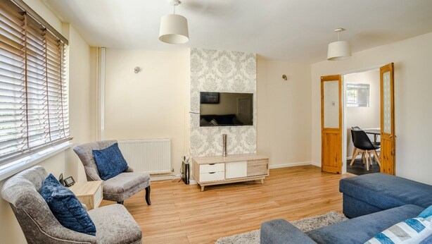House | Living area - Good nights sleep at the Twyn (Swansea)