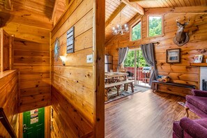 Interior - Cozy Cabin with Hot Tub in Gatlinburg (Gatlinburg)